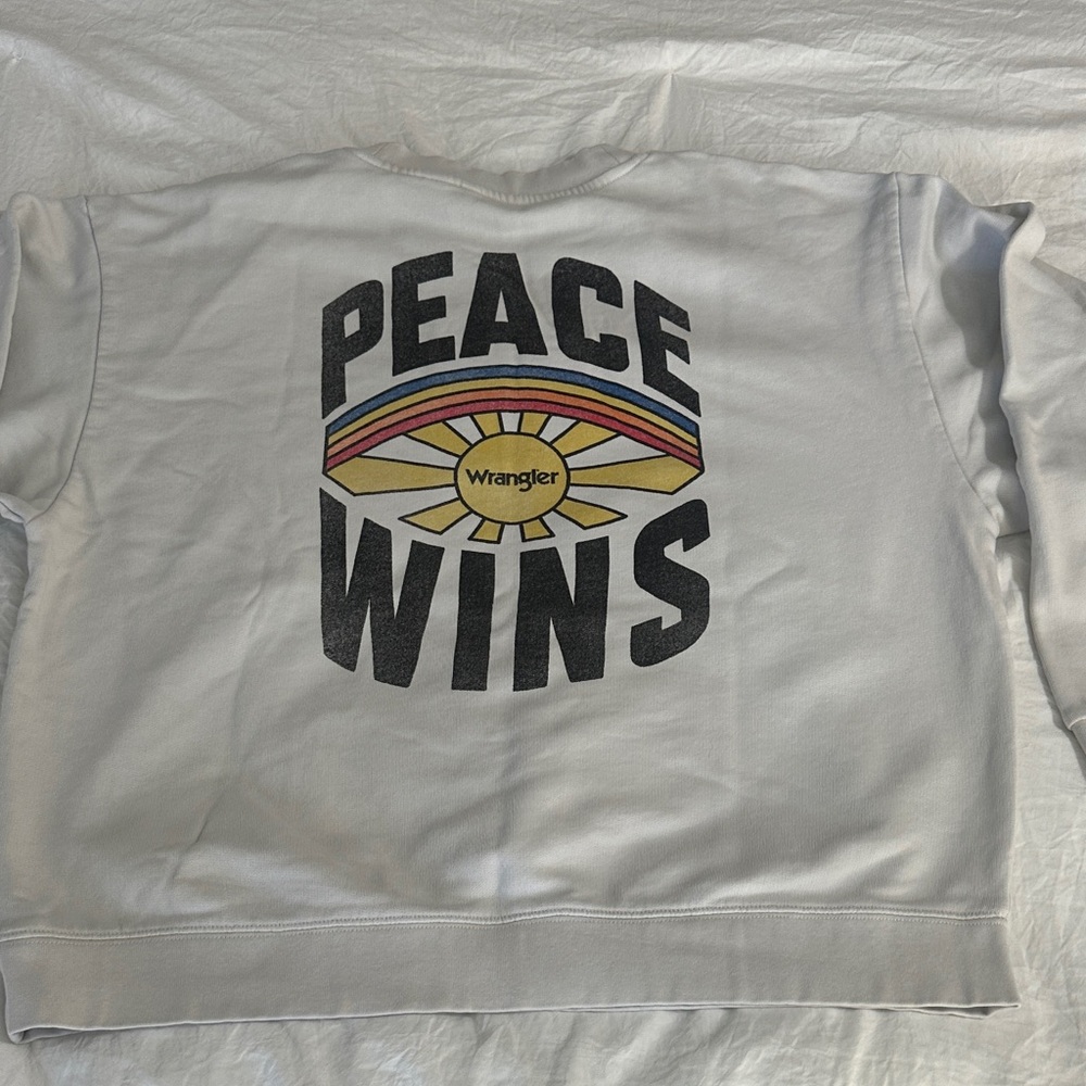 Wrangler White Crewneck with Multicolor Retro Sun Graphic